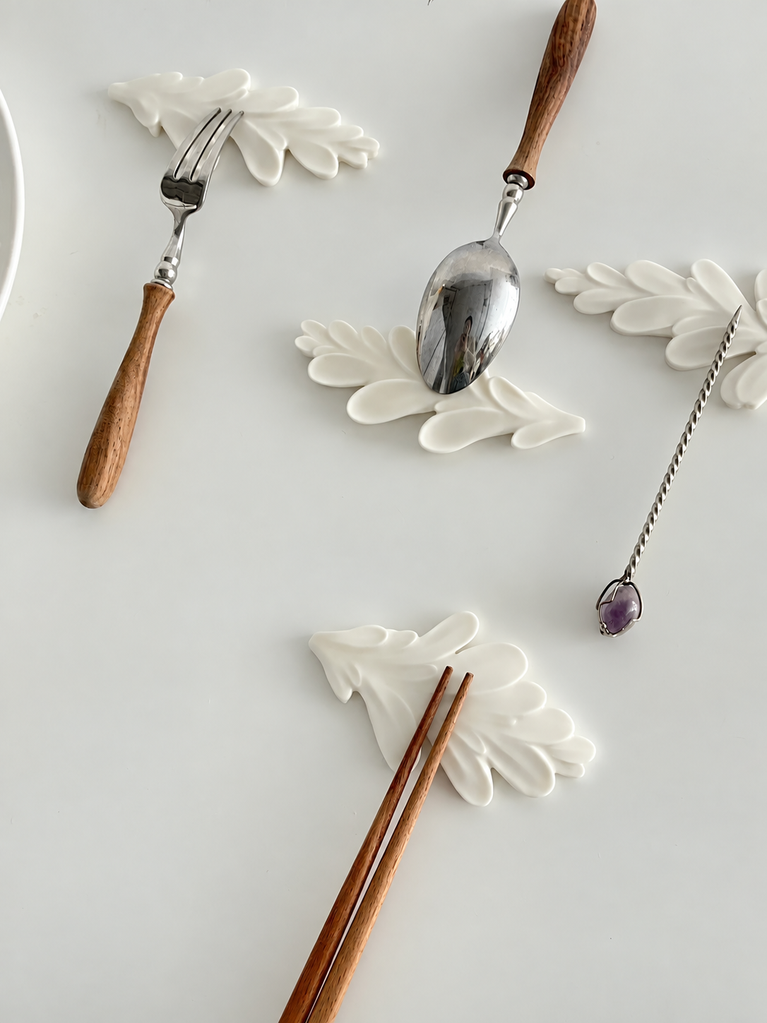 White Porcelain Leaf Chopstick Rest
