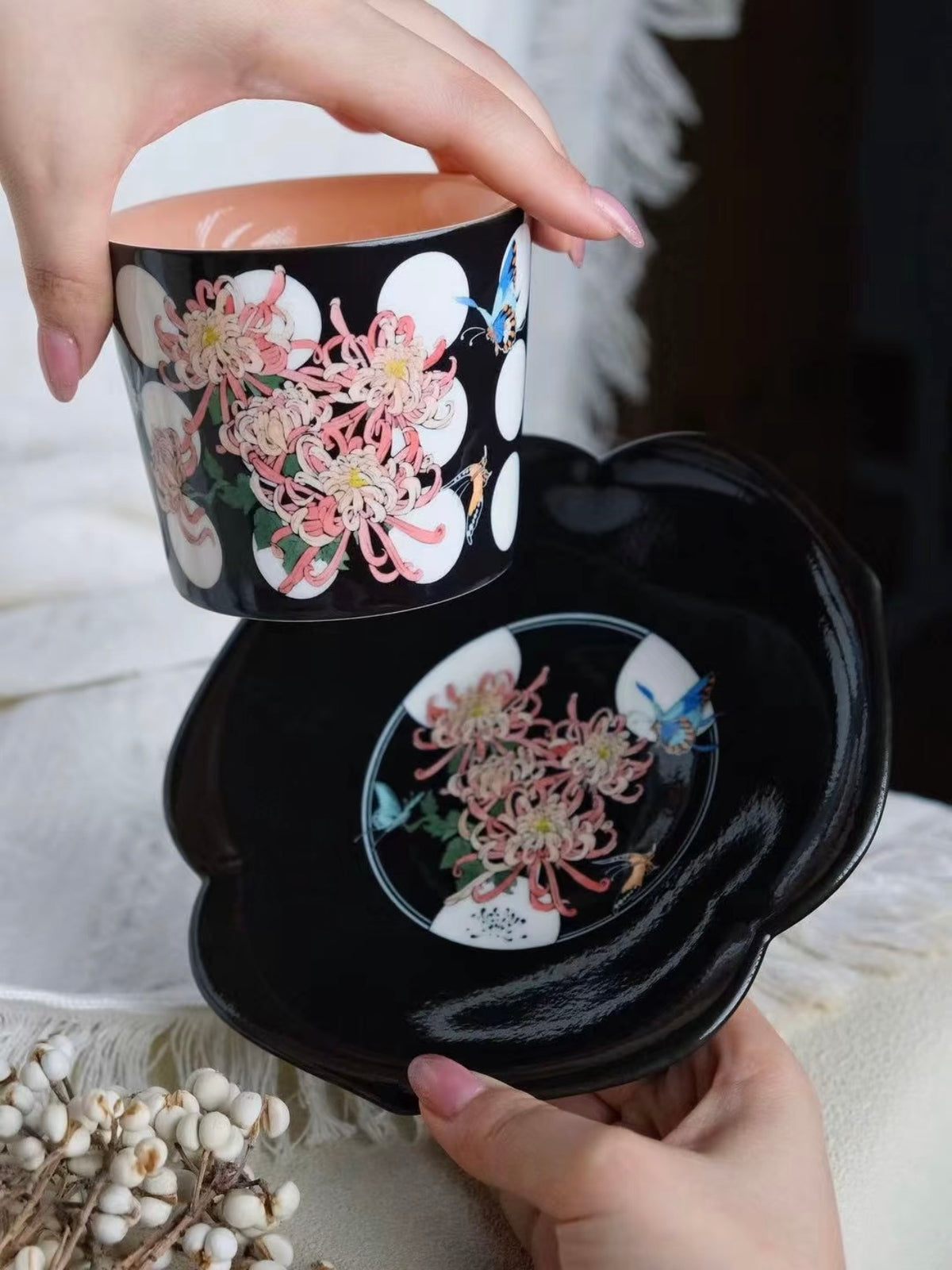 Ease Space Collection – Porcelain Tumbler with Chrysanthemum Motif, 300ml